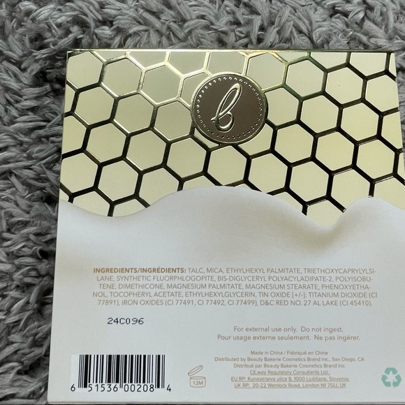 Beauty Bakerie Milk & honey highlighter palette, highly pigmented, 4 colors - Picture 3 of 5